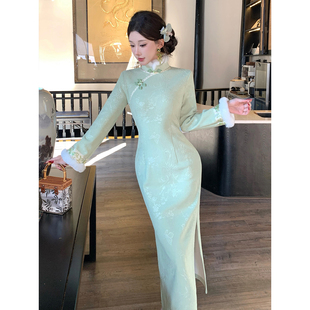 冬季绿色改良旗袍冬装加绒加厚长袖可以上班穿的新中式复古连衣裙