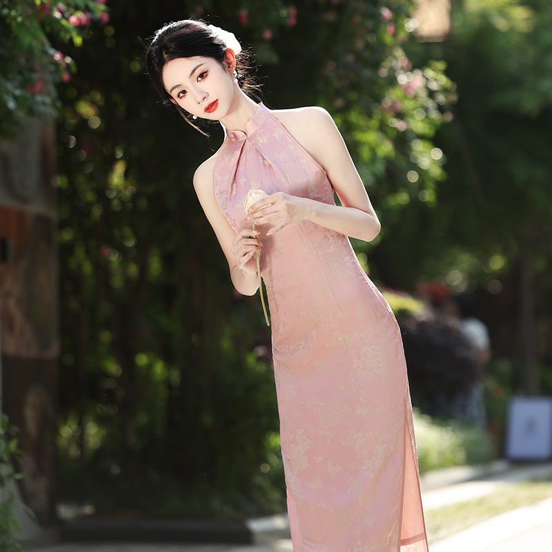 粉色挂脖旗袍年轻款晨袍订婚礼服