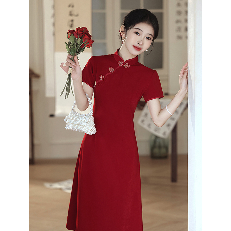 红色旗袍敬酒服年轻款新中式订婚礼服小个子中考妈妈送考旗开得胜