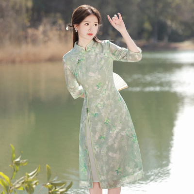 绿色改良复古奥黛旗袍
