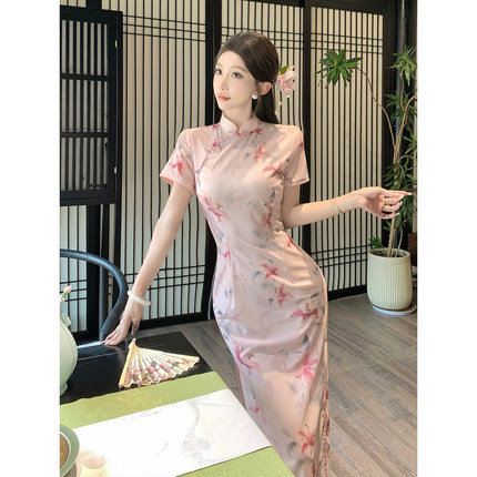 粉色旗袍2025新款女夏季今年流行的漂亮绝美日常新中式超火连衣裙