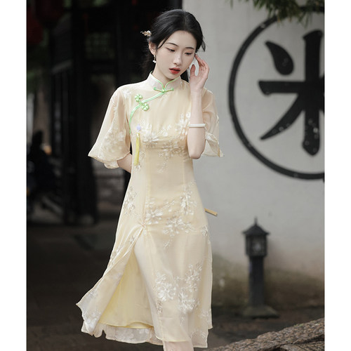 米色改良中长款奥黛旗袍