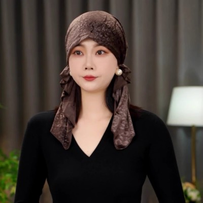 2025秋冬新款绒布压花包头帽女百搭气质保暖防风护耳遮白发飘带帽