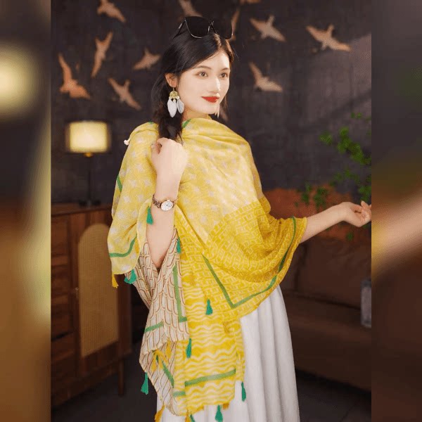 2025夏季新款复古民族风披肩女百搭洋气防晒旅游拍照薄款外搭围巾