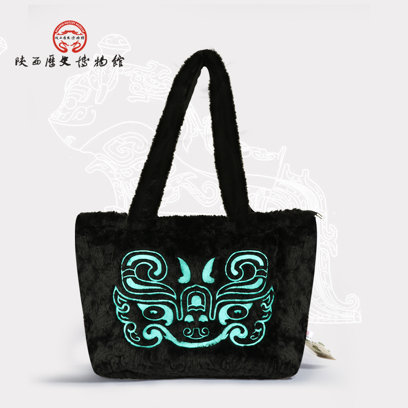 陕历博日己觥兽面纹毛绒大包