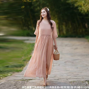 2025夏新款V领纯色高端苎麻双层连衣裙两侧收腰显瘦长裙气质文艺