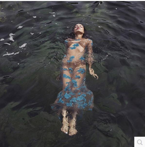 仙女风刺绣大花拖地连衣裙