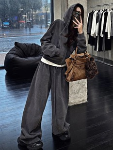 高级感运动服套装女秋冬休闲显瘦覆古连帽加绒卫衣两件套慵懒风潮