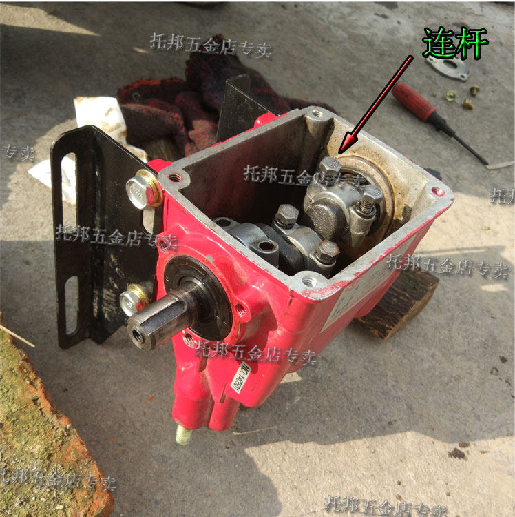 三缸柱塞泵曲轴油封柱塞连杆更换柱塞皮带轮拆解零件过程教程