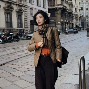 N898 小翻领定位充绒菱形格精致感鹅绒服 BUWANJUST 柏林往事