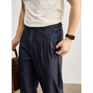 精致优雅双褶微阔腿长裤 男士 高端轻熟风竖条纹肌理休闲西裤 LUUD