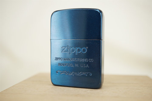 原装正版 2001年H近新蓝冰蚀刻花底LOGO标首版41复刻打火机 ZIPPO