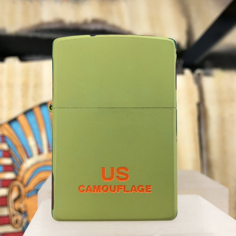 原装 2001年A全新军绿哑漆蚀刻填漆侧迷彩防风打火机 ZIPPO