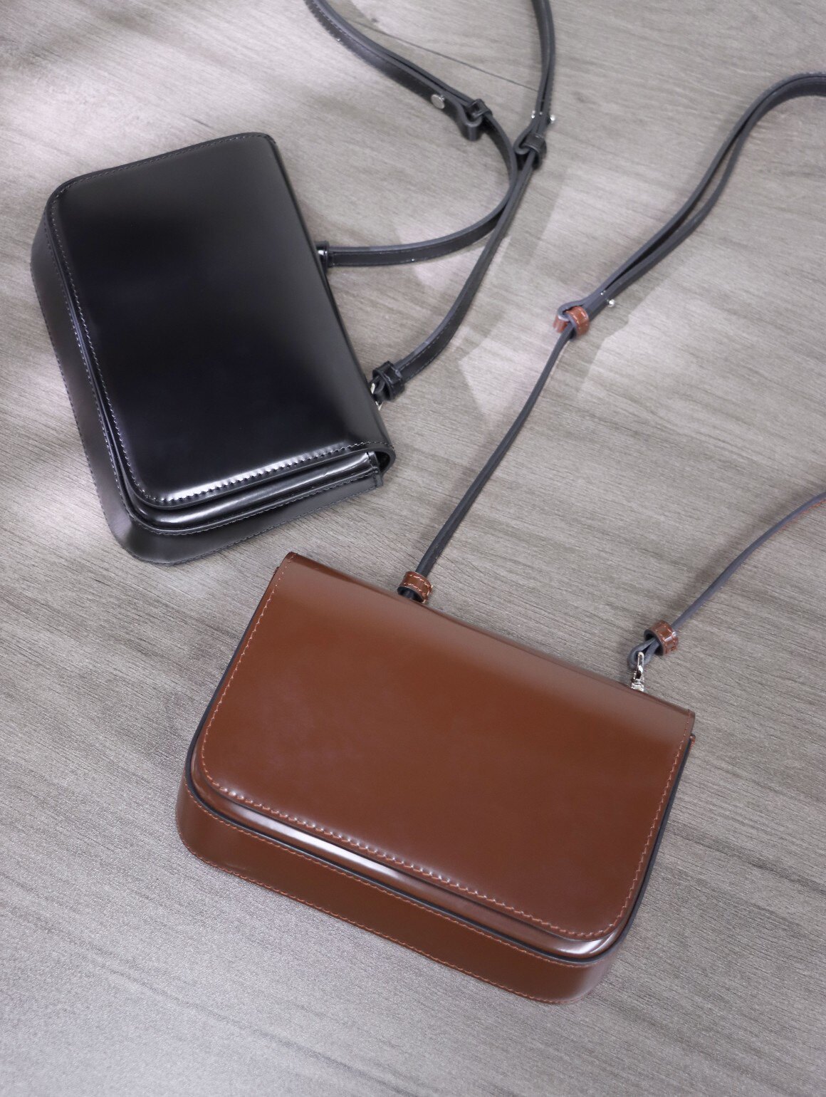 高级感镜面棕色牛皮小方包新款时尚百搭真皮斜挎手机包简约豆腐包