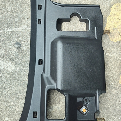 2009-2011年雷克萨斯LS460L LS600HL，副驾仪表台下护板
