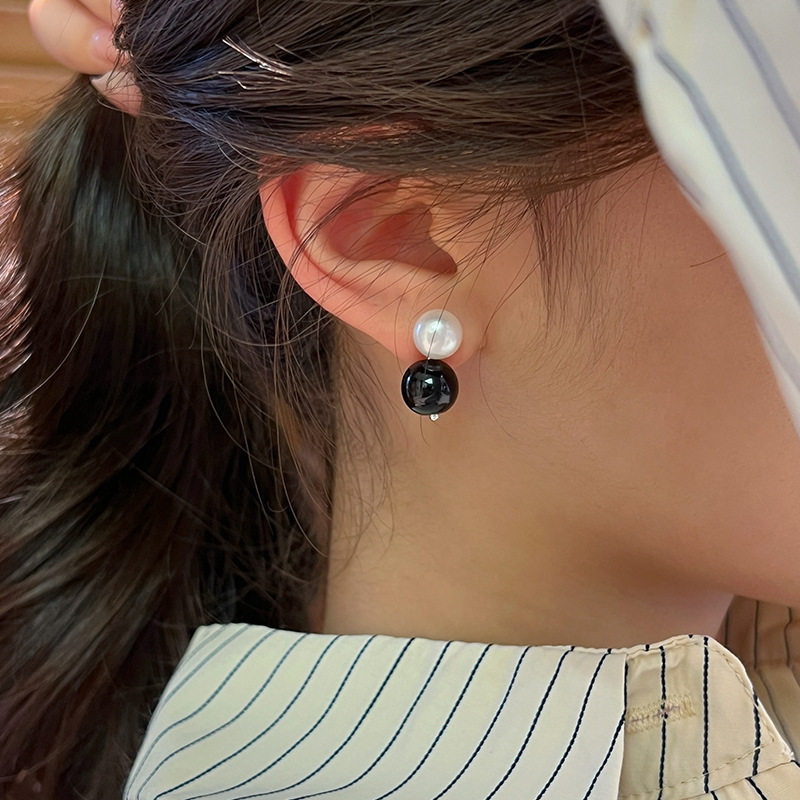 925纯银天然珍珠圆形黑玛瑙耳钉女精致百搭气质黑白球球耳饰0923B