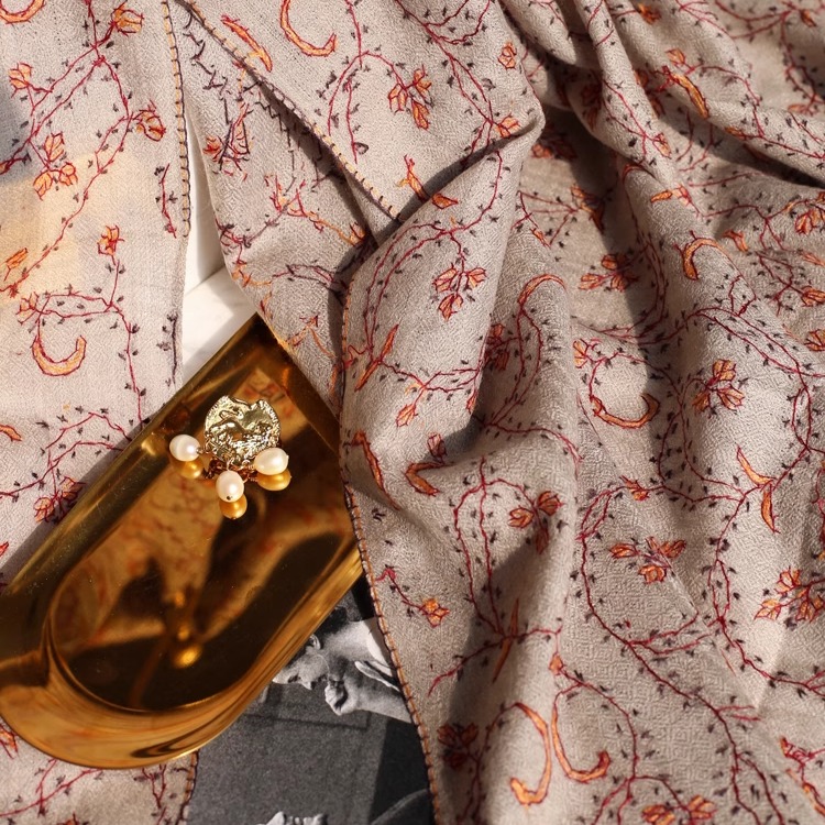 奢品克什米尔纯羊绒手工刺绣围巾