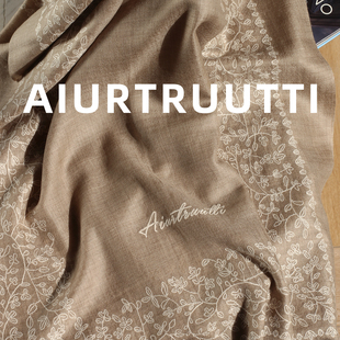 AiurtRuutti克什米尔藤蔓刺绣纯山羊绒外搭披肩 宽框绣朱莉奢围巾