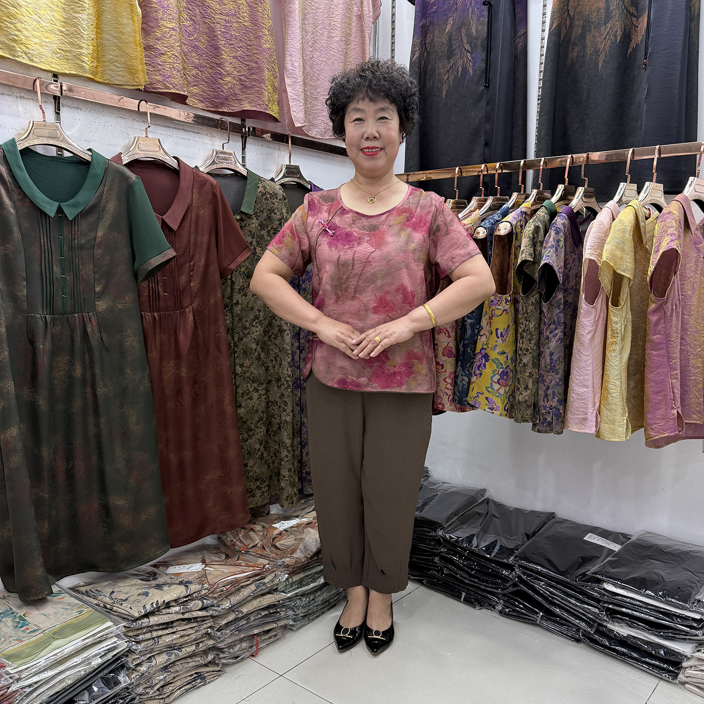 四十五岁妈妈粉调水墨花卉两件套短袖圆领盘扣国风气质小衫小脚裤