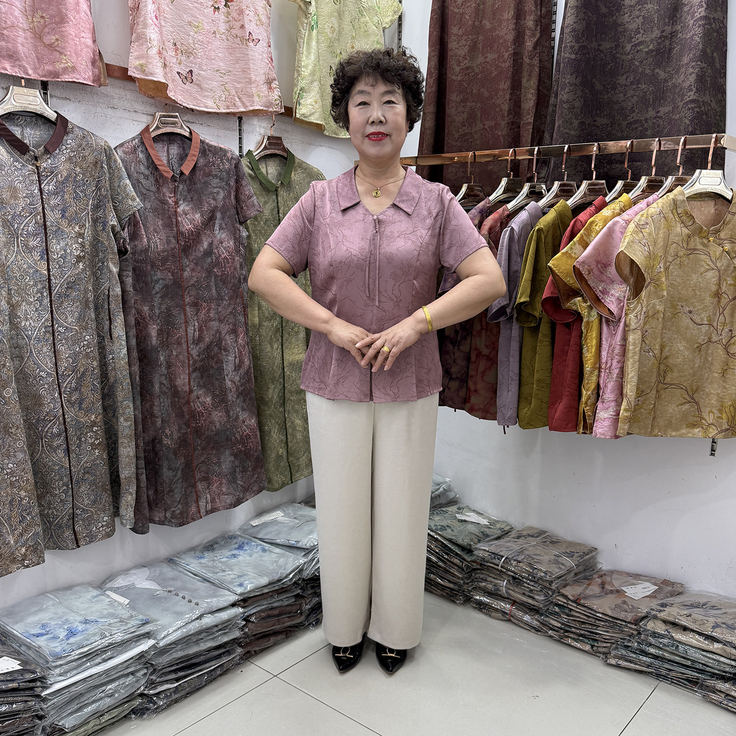 妈妈夏季新款翻领暗纹提花t恤衫中老年女装