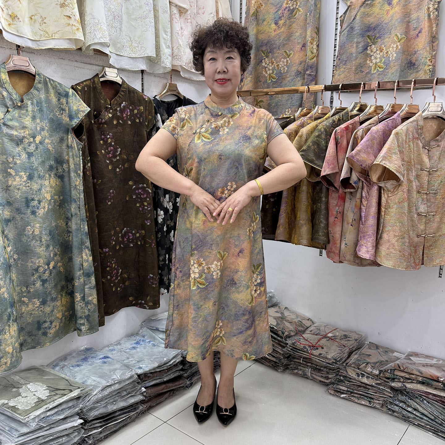 中年妈妈改良旗袍连衣裙夏季短袖立领斜襟盘扣碎花大码遮肚中长裙