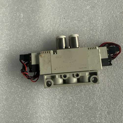 CKD 4GD320-E2C电磁阀，，带支架议价