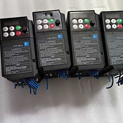 富士FVR0.4AS1S-7C，0.4kw  220v  成—议价