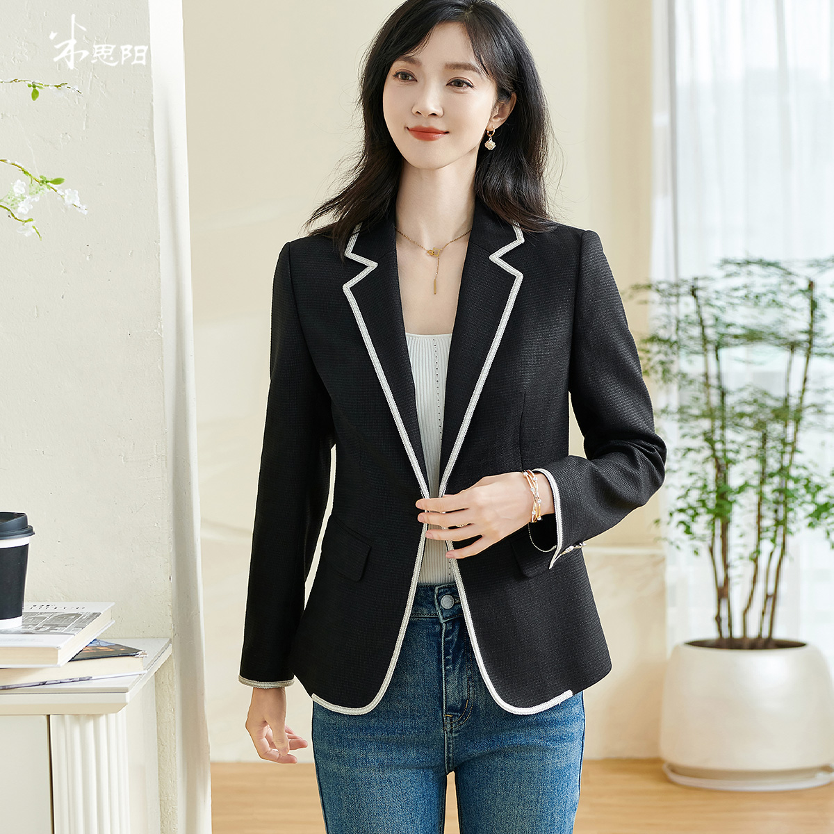 休闲时尚拼接西装米思阳