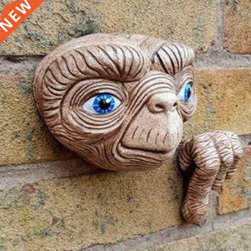 Resin Craft Alien Peeker Statue Yard Art Ornament Garden