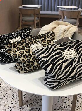 Large Women Leopard Cosmetic Bag Waterproof Zipper Make Up
