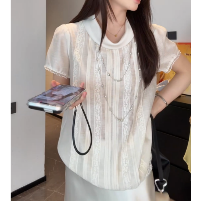 沐回来了 法式轻奢小众不撞款白色蕾丝拼接短袖上衣女LK2511365