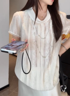 沐回来了 法式轻奢小众不撞款白色蕾丝拼接短袖上衣女LK2511365