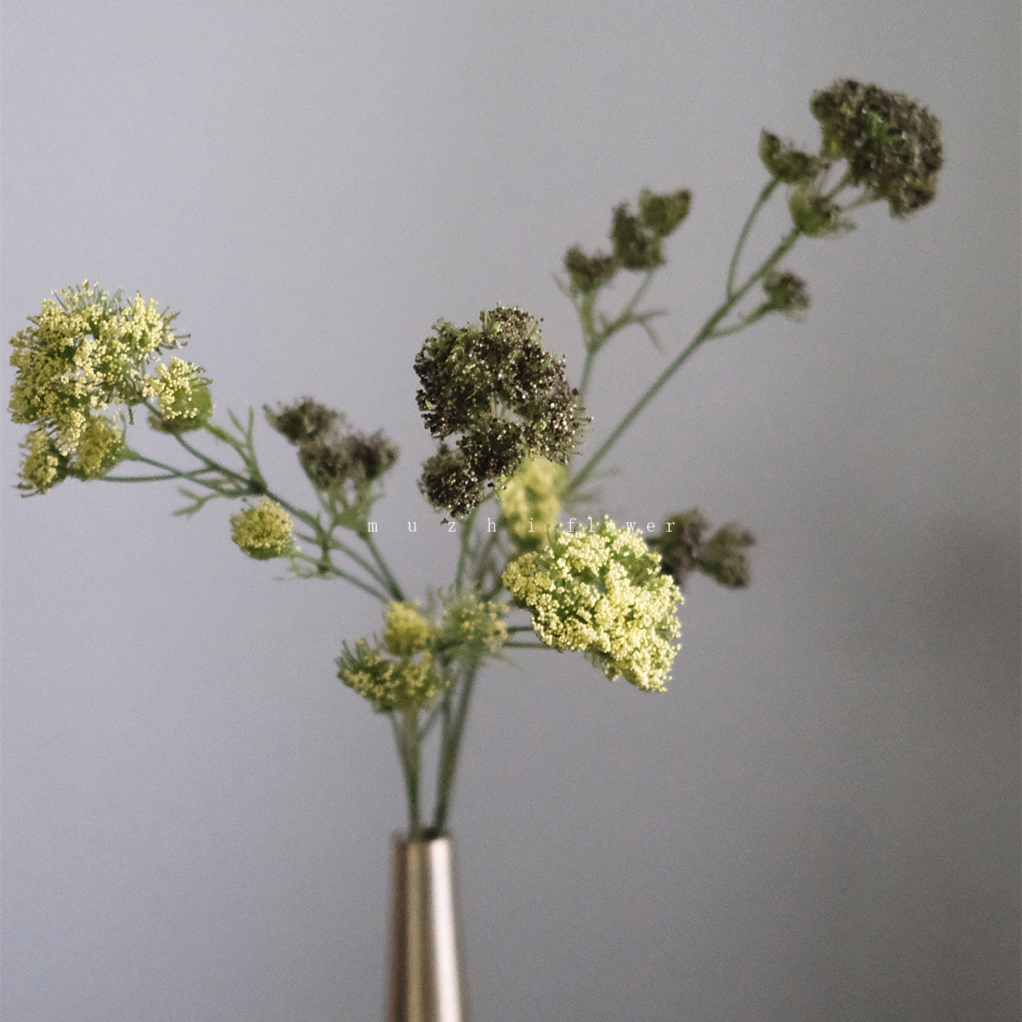 轻奢简约纤细蕾丝花仿真花束