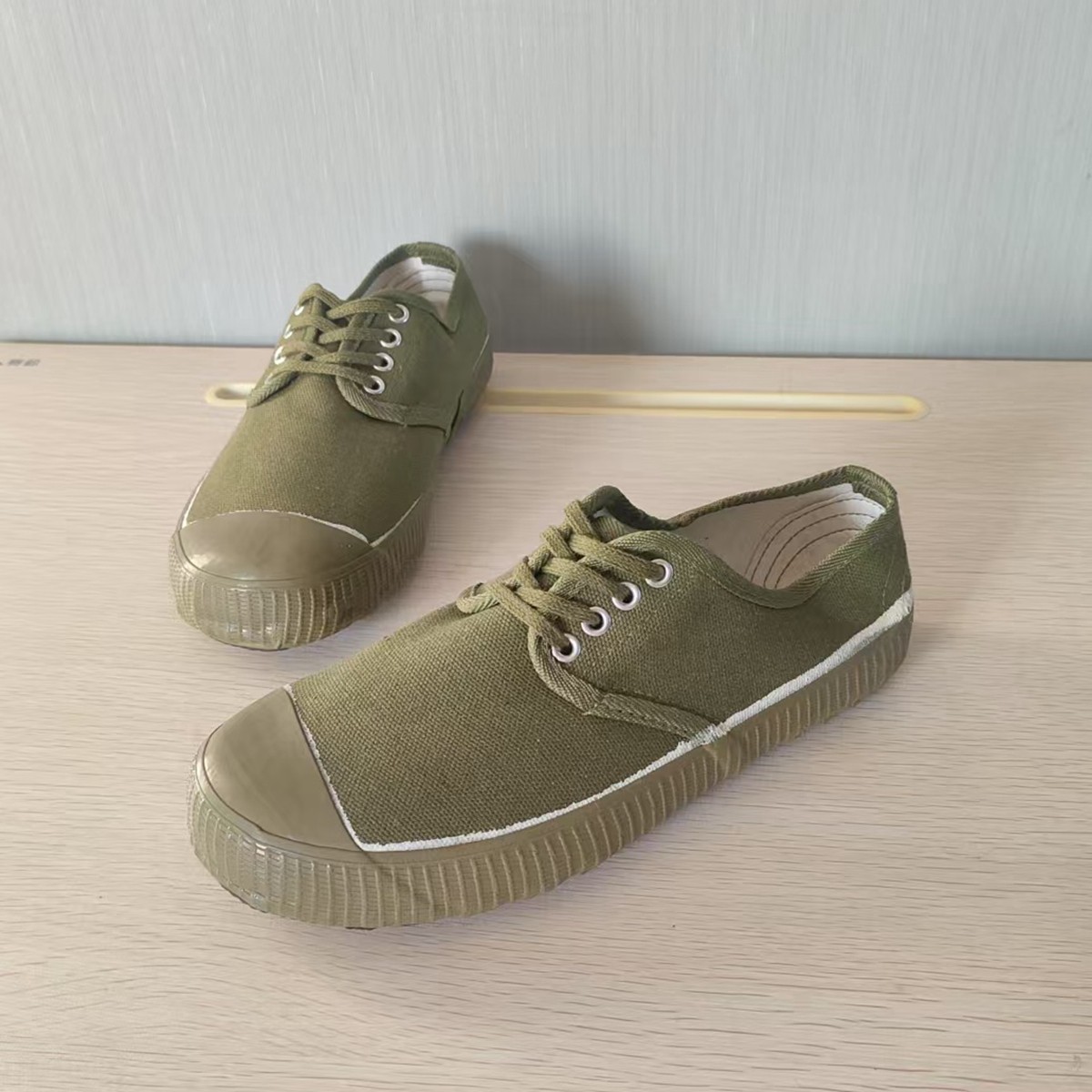 军绿色帆布鞋男女低帮系带休闲鞋工作鞋耐磨防滑舒适劳保鞋,流行男鞋,布鞋,淘宝优惠券,粉丝福利购,淘宝优惠卷