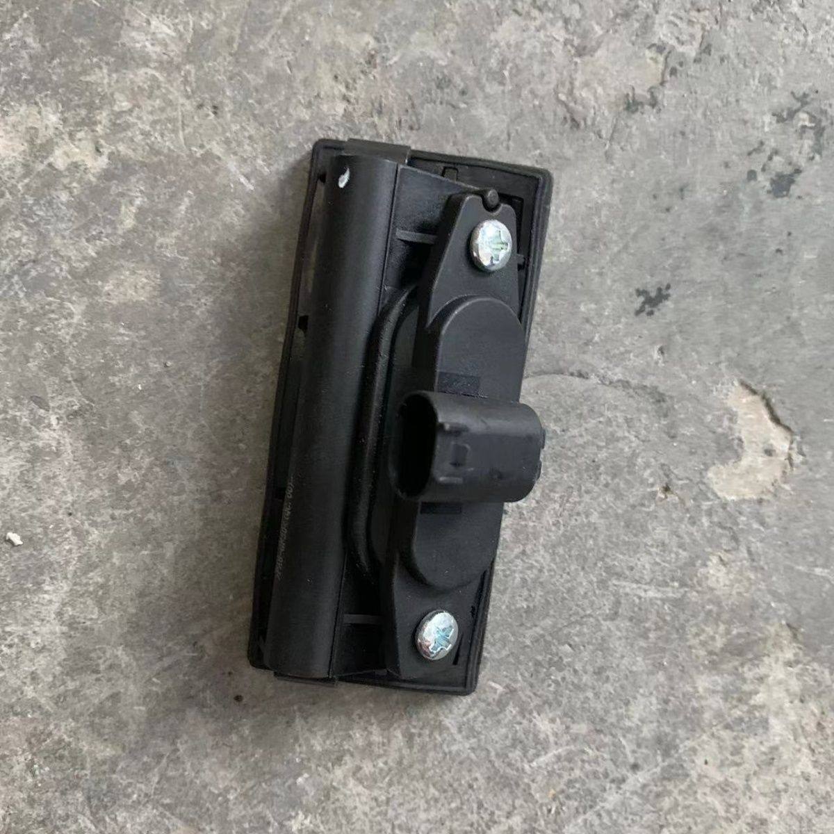 适用于众泰T700后备箱电动开关尾门按钮后尾门开关行李箱开关按键