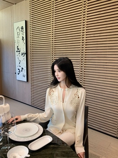 叶嘉Nailah 清冷名伶 重工镂空绣花 100羊毛针织上衣气质开衫女
