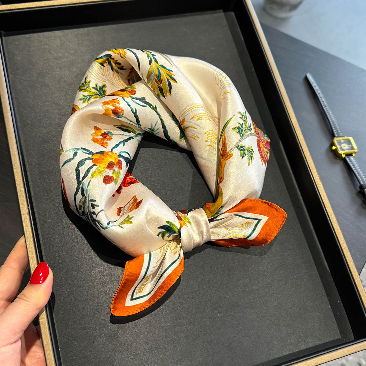 新款橙色印花真丝小方巾53cm