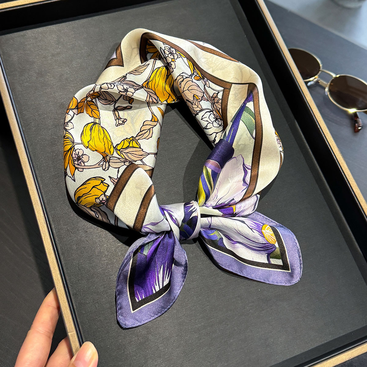 国风紫色素描花朵100%桑蚕丝围巾