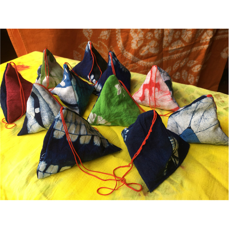 车挂手工扎染蜡染布缝制香包云南纯天然草药大理特色蓝染布伴手礼