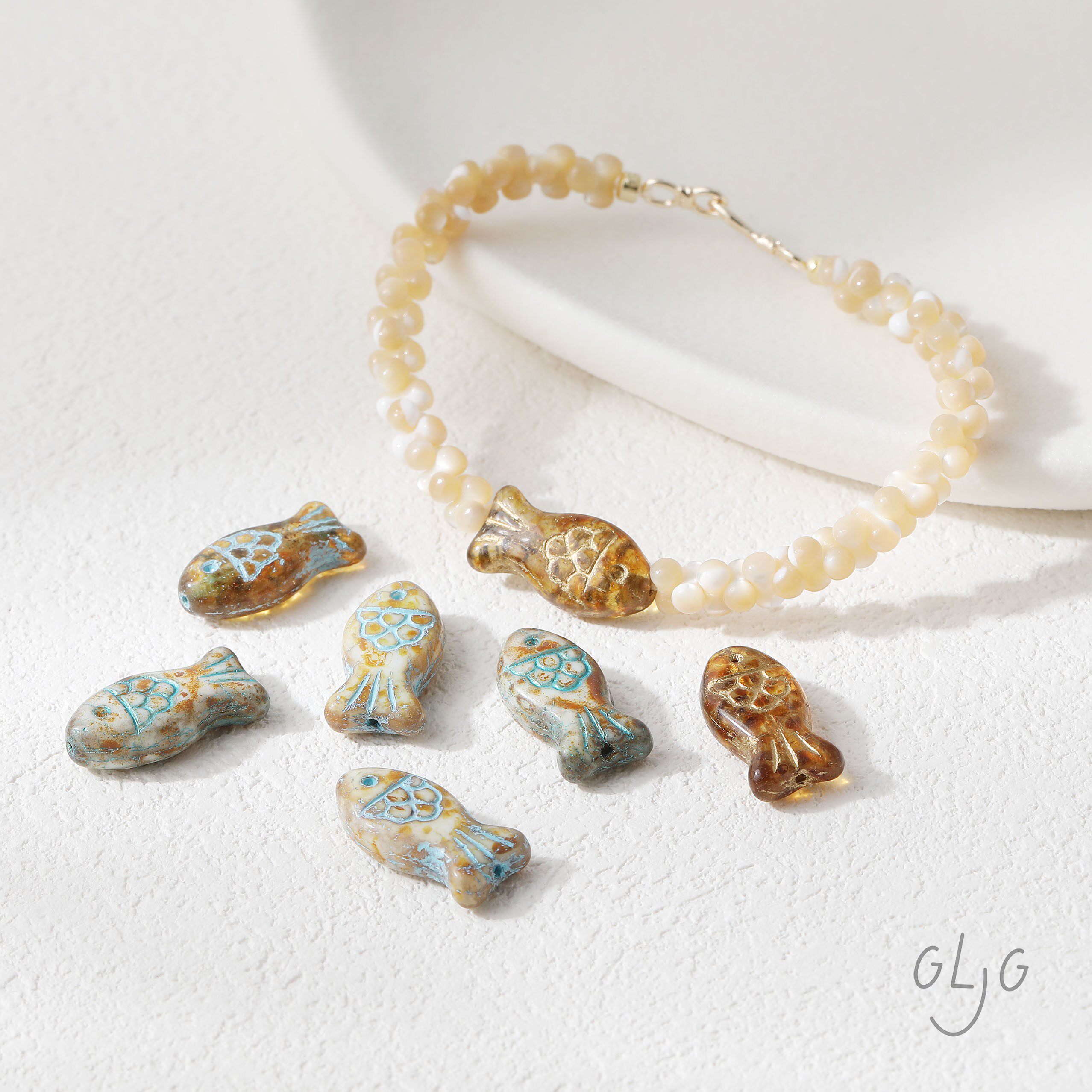 进口捷克珠 复古琥珀色小鱼形琉璃珠diy手作串珠手链项链材料配件