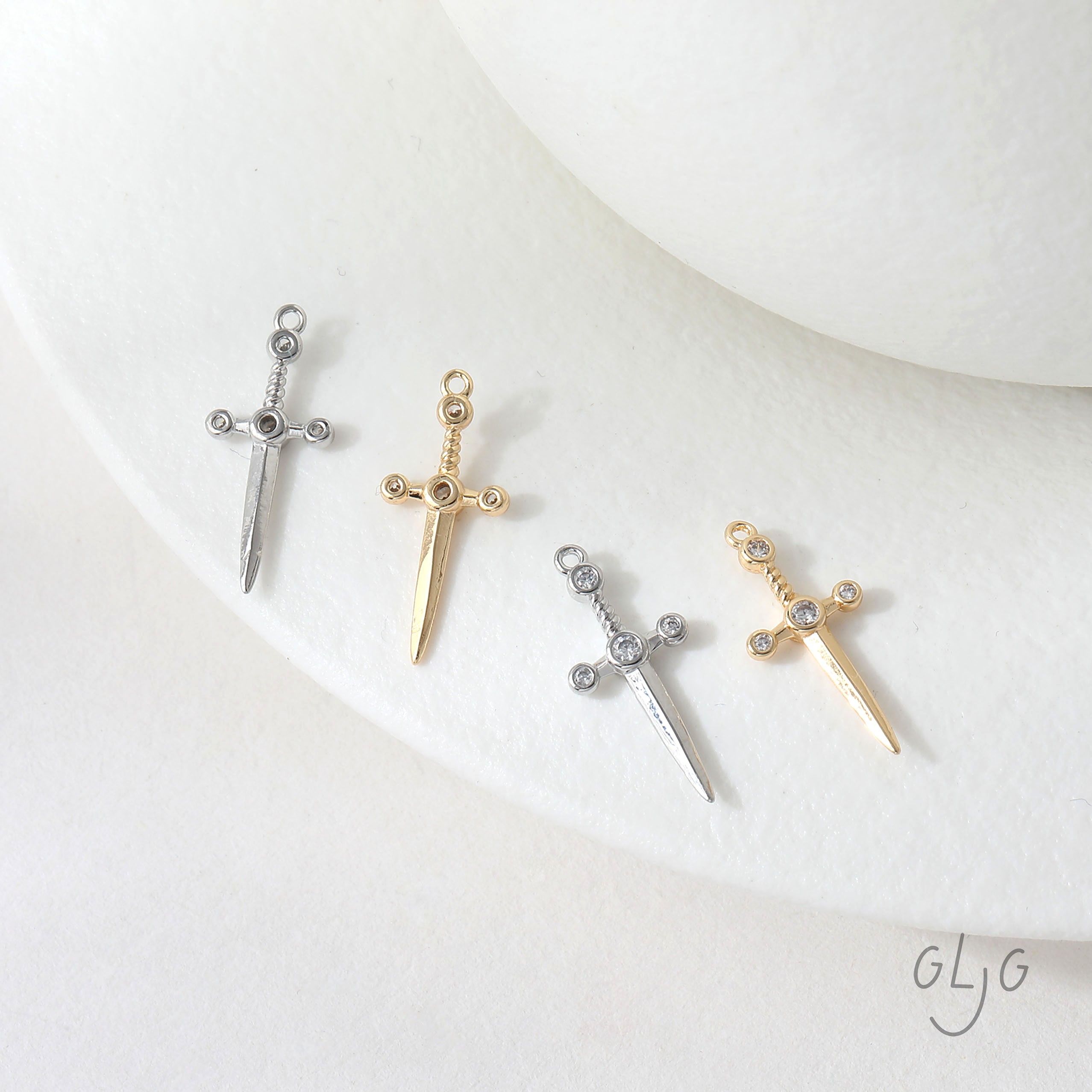 铜镀真金保色光面微镶锆石中古风长剑吊坠diy耳饰项链材料配件