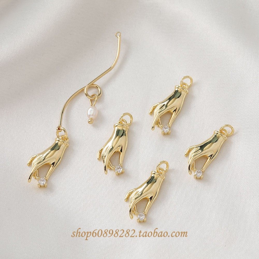 18k包金小巧精致手拿水钻手指手势吊坠耳饰项链手作材料配件