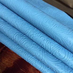 TC2012淡蓝色唐草花纹头层牛皮1.2mm偏软真皮手工DIY皮料12.5英尺