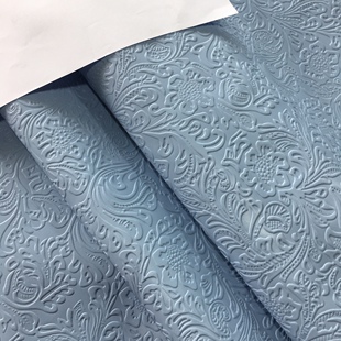 TC3淡蓝色唐草花纹头层牛皮1.3偏软真皮手工DIY皮料箱包鞋靴皮具