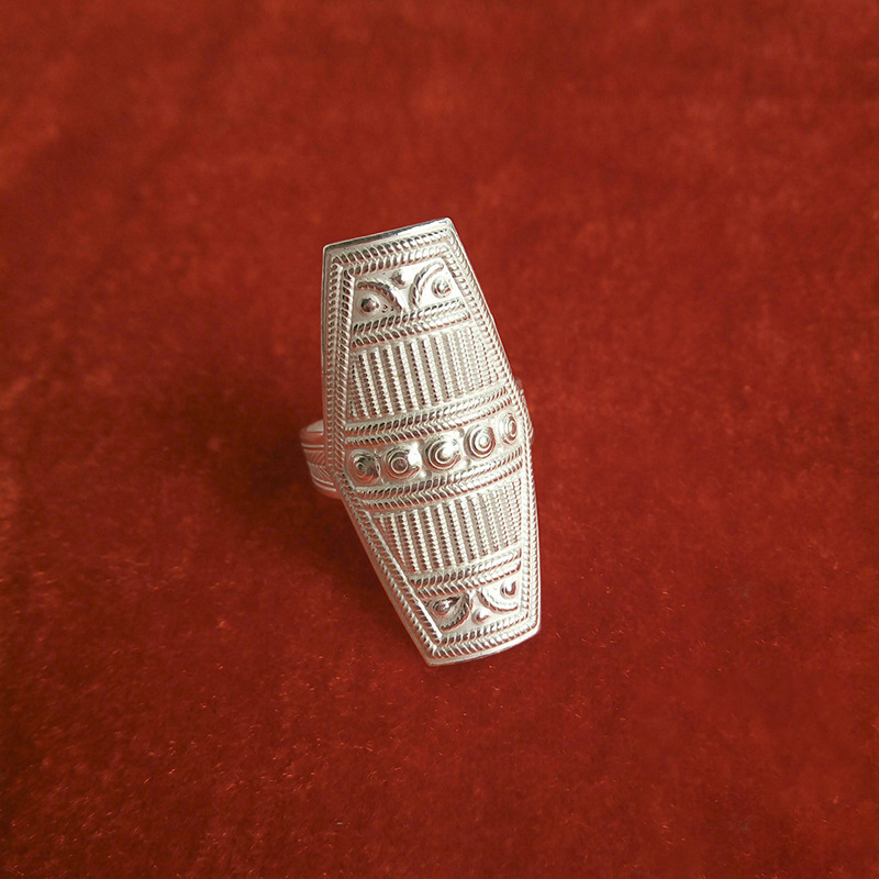 新品彝族戒指 大凉山民间手工艺品镂空戒指 民族风长戒指