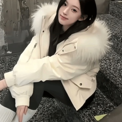 白色大毛领百搭连帽冬季棉服女装