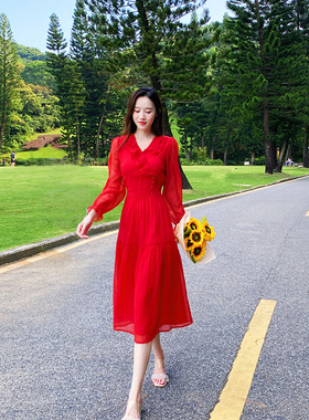 法式复古V领连衣裙女收腰气质荷叶边长裙长袖显瘦赫本红色茶歇裙