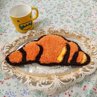 【现货】牛角包tufting手工地毯定制卡通杯垫30cm