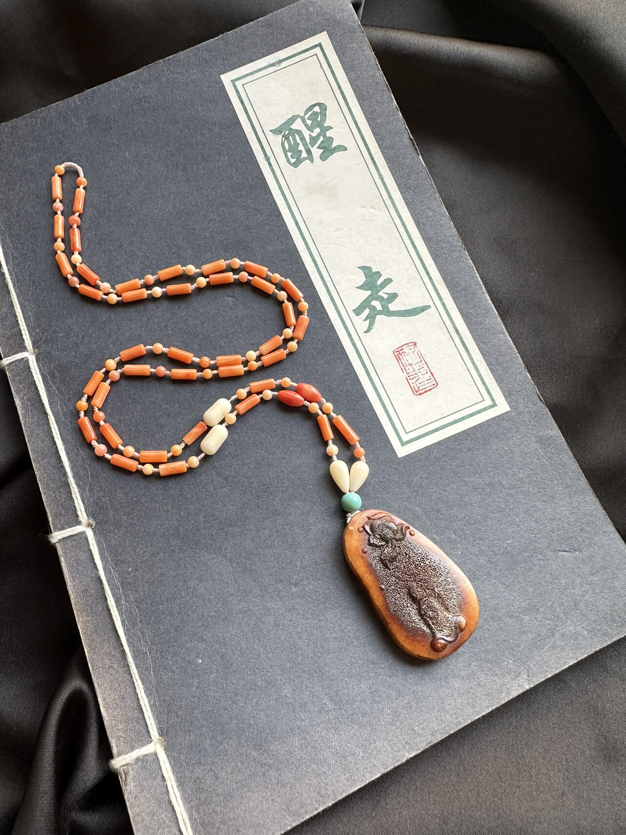 醒走原创设计 天然老鹿角雕刻无相佛牌绿松石国风文玩项链毛衣链