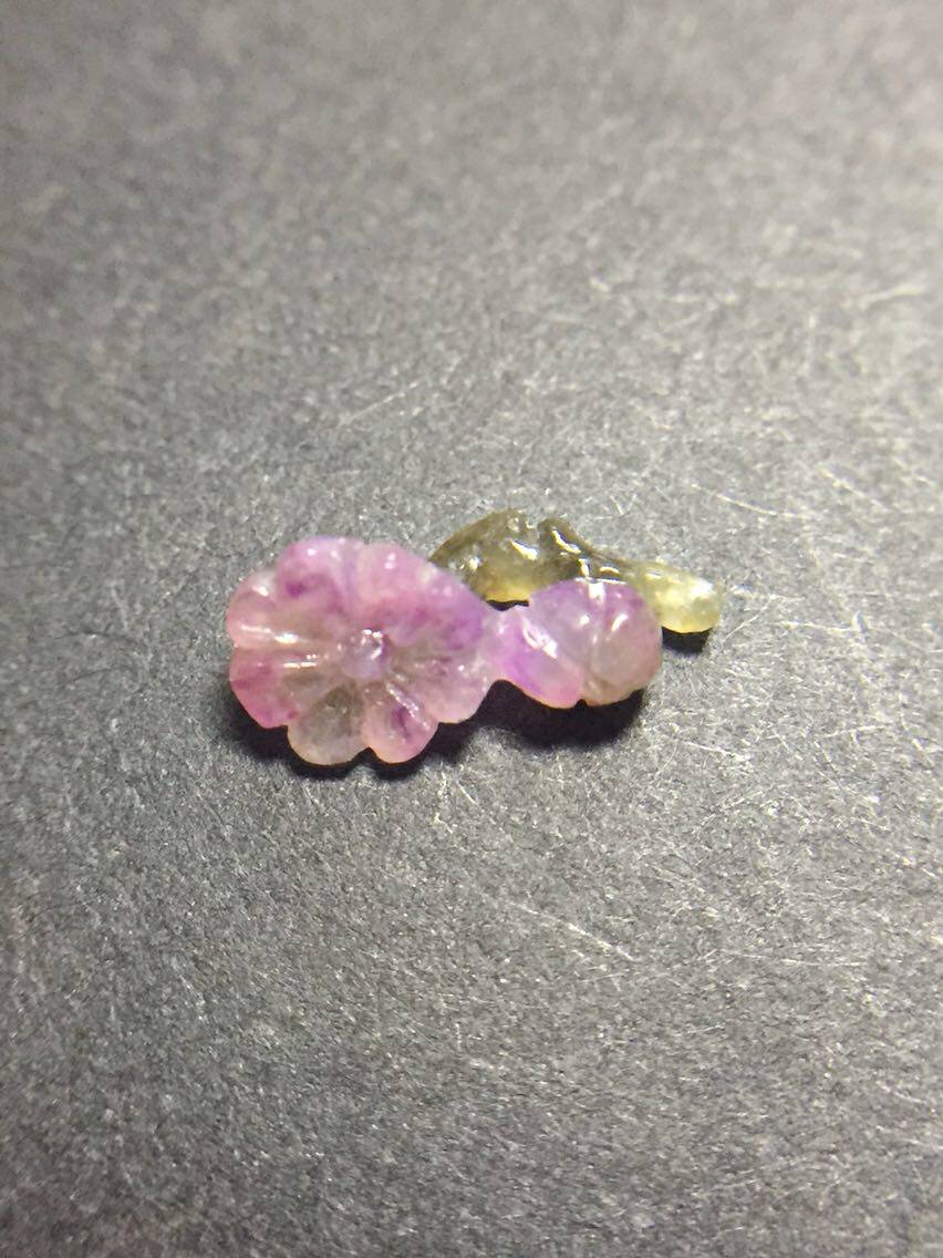 醒走 天然舒俱来苏工雕刻果冻桃红绿樱花梅花枝吊坠小雕件苏纪石